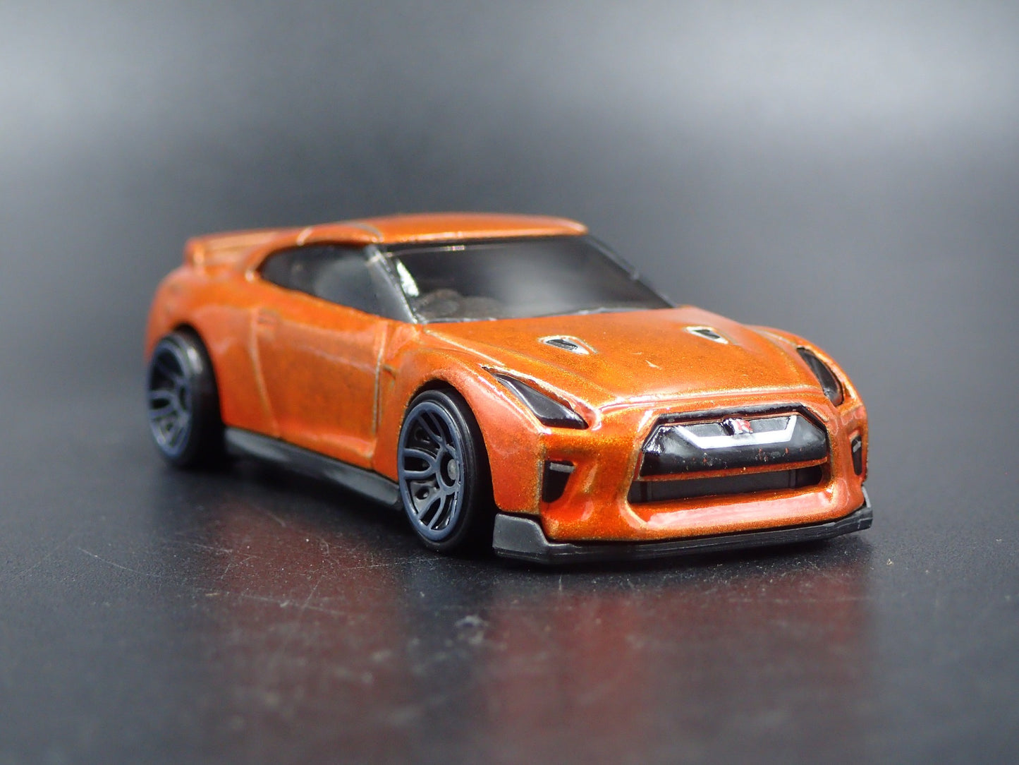 2007-2025 NISSAN GTR R35 SKYLINE ORANGE 1:64 SCALE DIORAMA DIECAST MODEL CAR