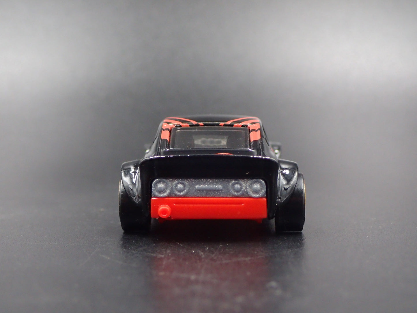 1970-1973 NISSAN FAIRLADY Z 240Z ADVAN JDM  1/64 SCALE DIORAMA DIECAST MODEL CAR