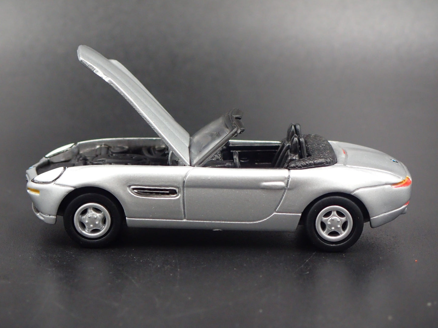 2000-2003 BMW Z8 CONVERTIBLE 1:64 SCALE COLLECTIBLE DIORAMA DIECAST MODEL CAR