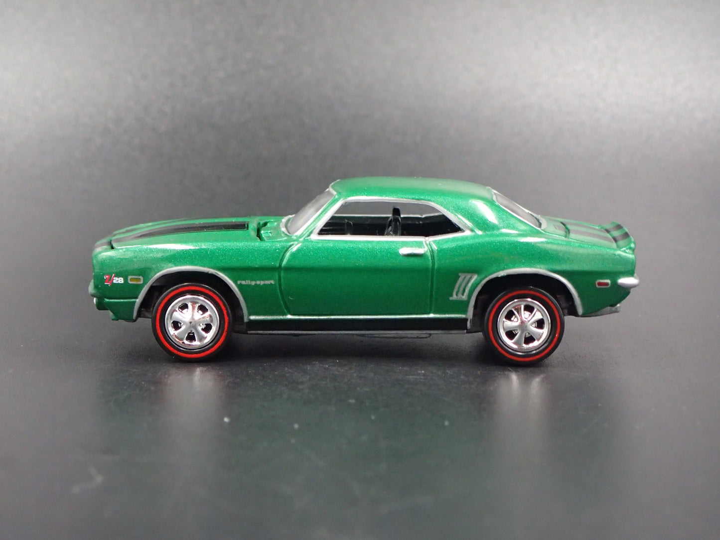 1969 69 CHEVY CHEVROLET CAMARO Z28 RS 1:64 SCALE COLLECTIBLE DIECAST MODEL CAR