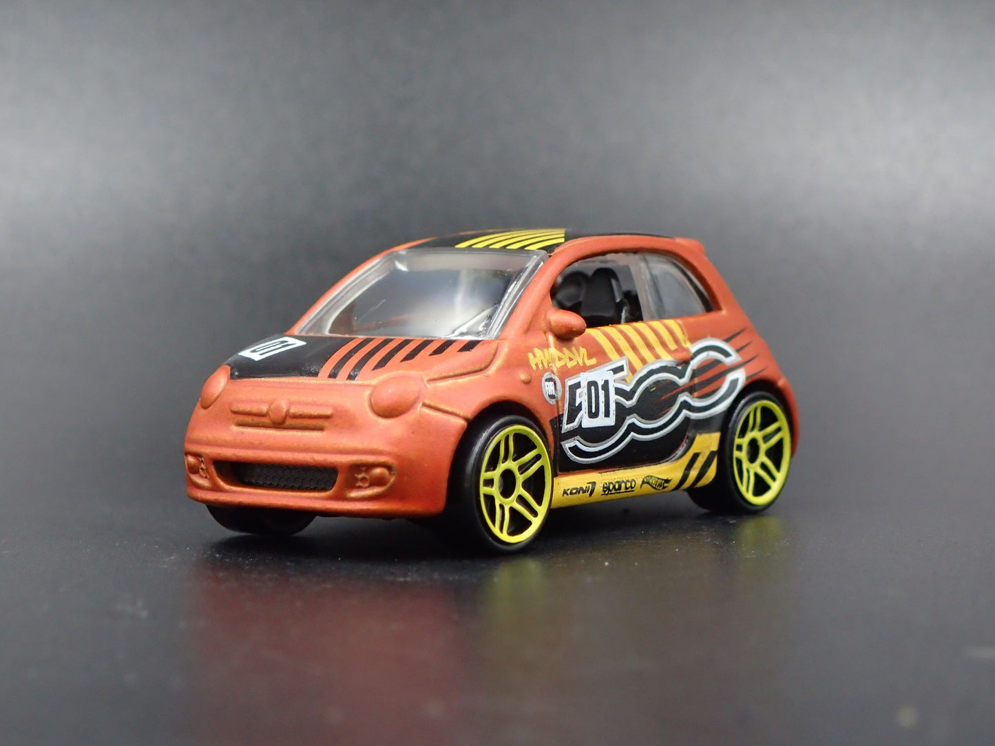 2007-2025 FIAT 500 ORANGE 1/64 SCALE COLLECTIBLE DIORAMA DIECAST MODEL CAR