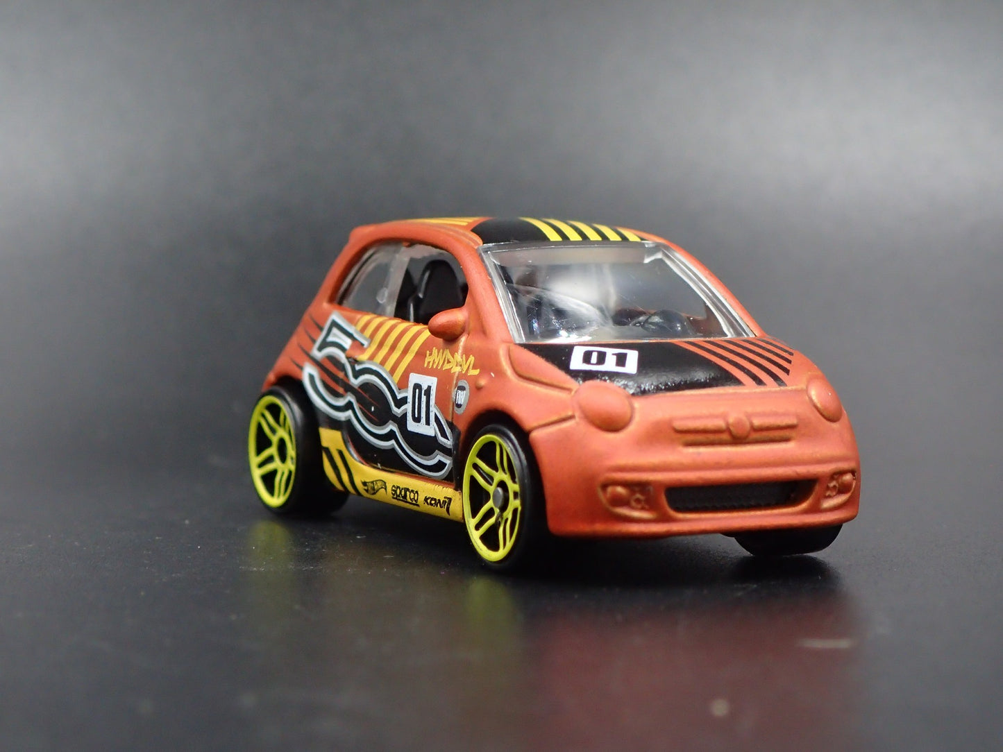 2007-2025 FIAT 500 ORANGE 1/64 SCALE COLLECTIBLE DIORAMA DIECAST MODEL CAR