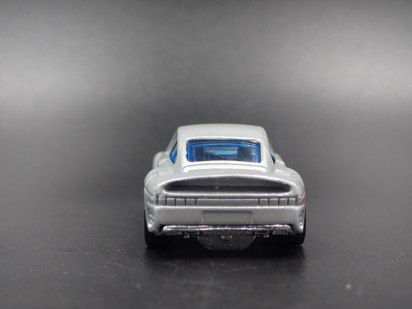 1986-1993 PORSCHE 959 SILVER 1:64 SCALE COLLECTIBLE DIORAMA DIECAST MODEL CAR