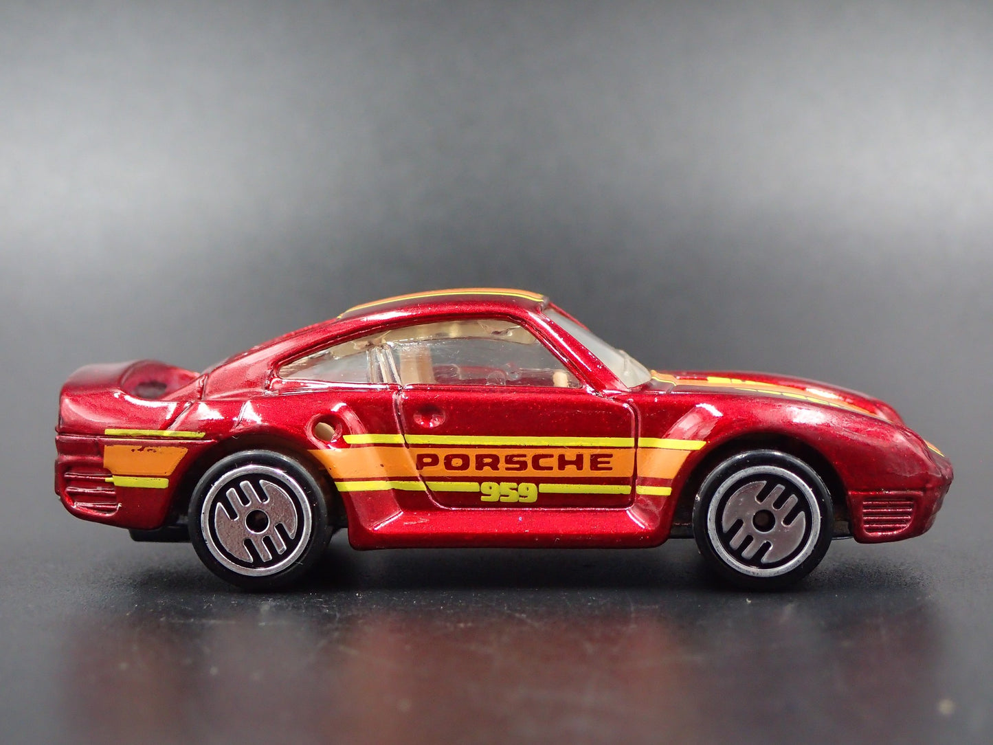 1986-1993 PORSCHE 959 1:64 SCALE LIMITED COLLECTIBLE DIORAMA DIECAST MODEL CAR
