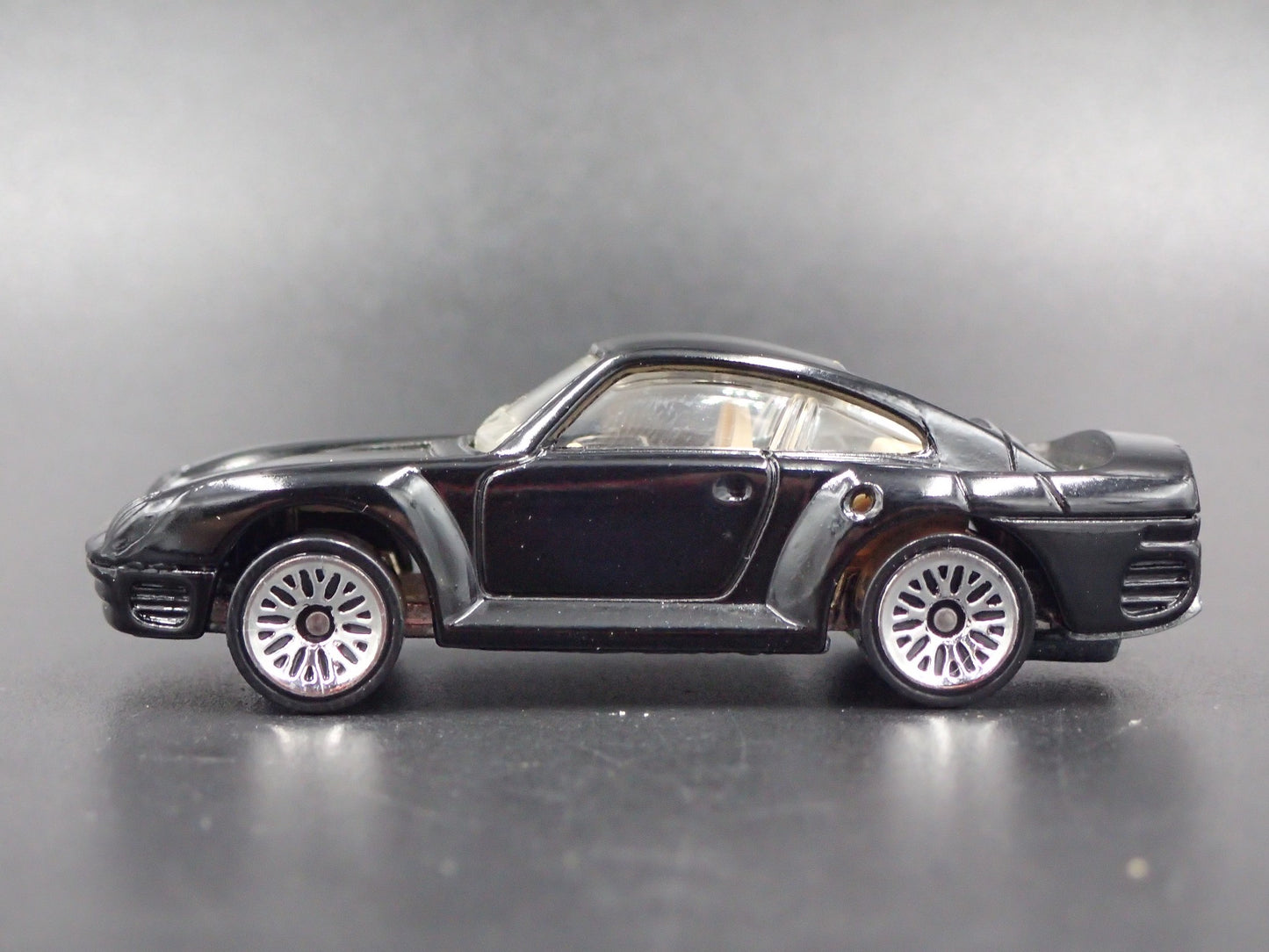 1986-1993 PORSCHE 959 BLACK 1:64 SCALE COLLECTIBLE DIORAMA DIECAST MODEL CAR