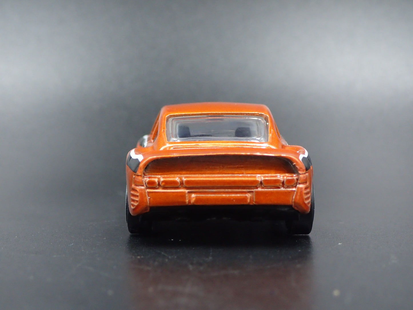 1986-1993 PORSCHE 959 ORANGE 1:64 SCALE COLLECTIBLE DIORAMA DIECAST MODEL CAR