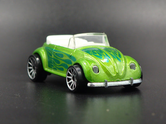 1949 VW VOLKSWAGEN BEETLE BUG CONVERTIBLE 1:64 SCALE DIORAMA DIECAST MODEL CAR