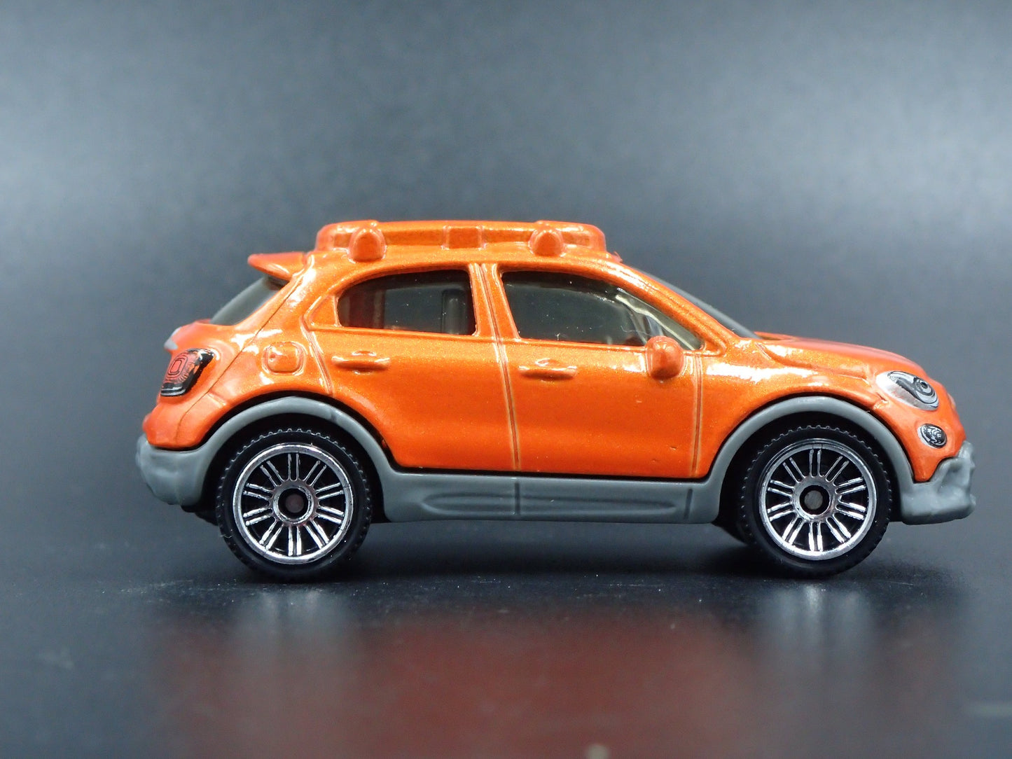 2015-2024 FIAT 500X 4 FOUR DOOR ORANGE 1/64 SCALE COLLECTIBLE DIECAST MODEL CAR