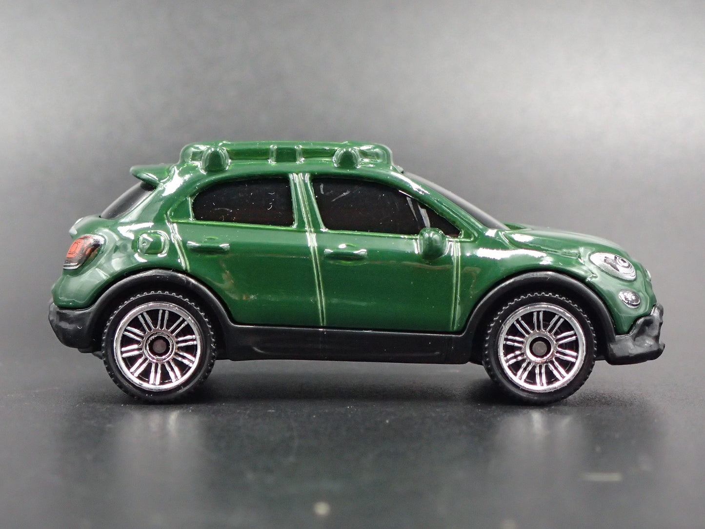 2015-2024 FIAT 500X 4 FOUR DOOR GREEN 1/64 SCALE COLLECTIBLE DIECAST MODEL CAR