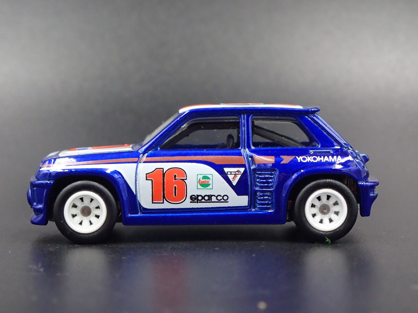 1984-1996 RENAULT 5 TURBO BLUE 1:64 SCALE COLLECTIBLE DIORAMA DIECAST MODEL CAR
