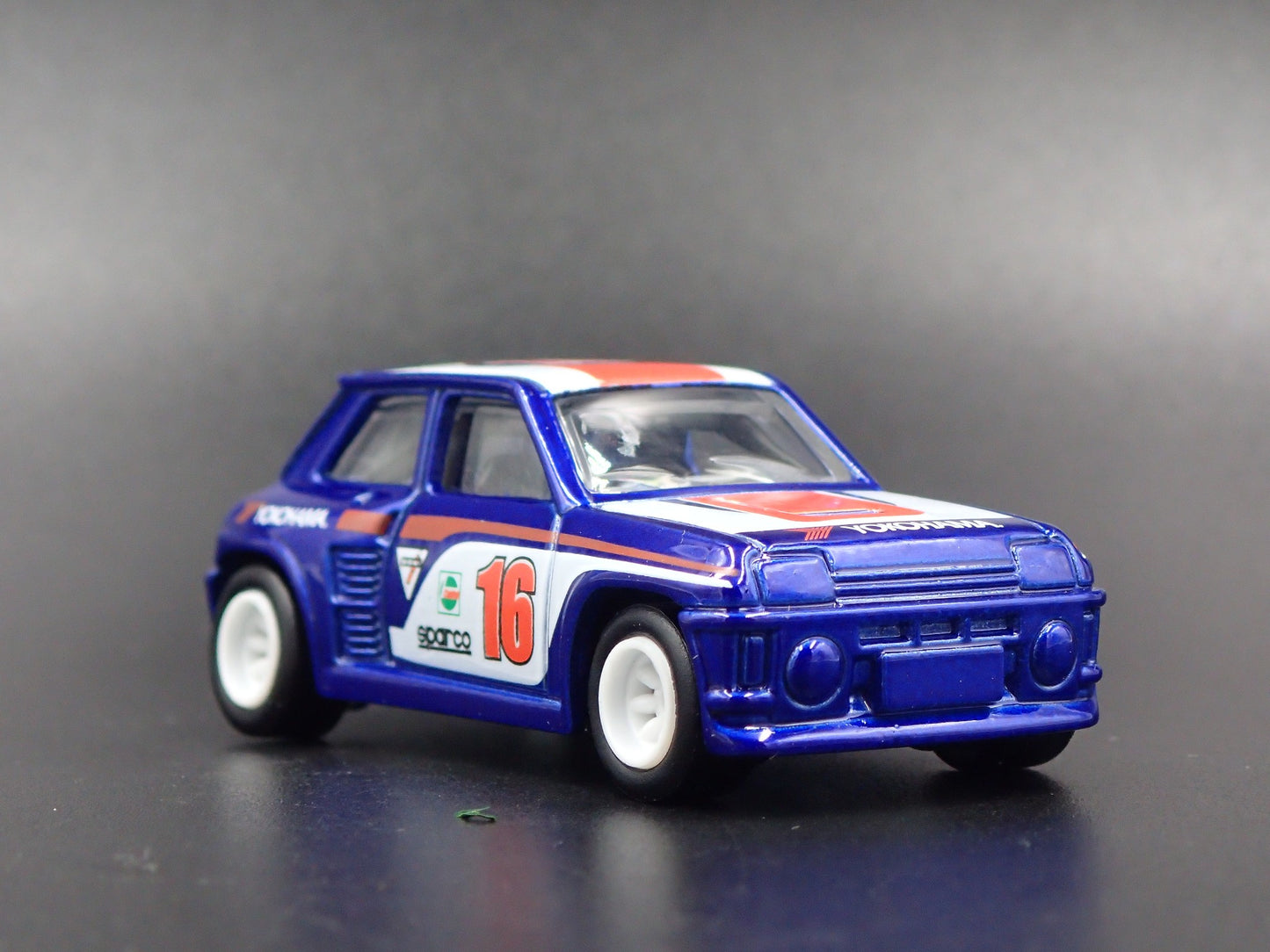 1984-1996 RENAULT 5 TURBO BLUE 1:64 SCALE COLLECTIBLE DIORAMA DIECAST MODEL CAR
