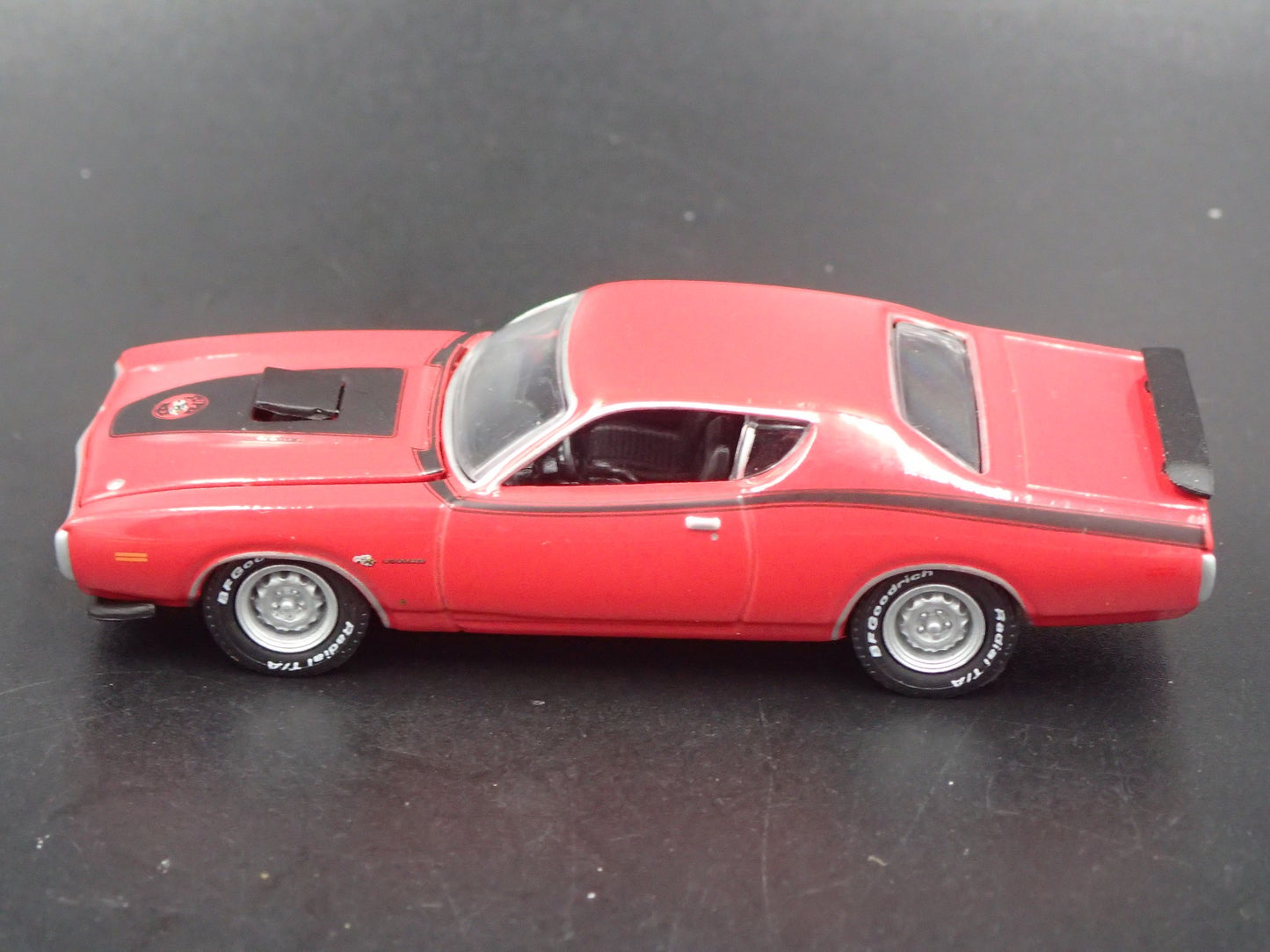 1971 71 DODGE CHARGER SUPER BEE RED 1:64 SCALE DIORAMA DIECAST MODEL CAR