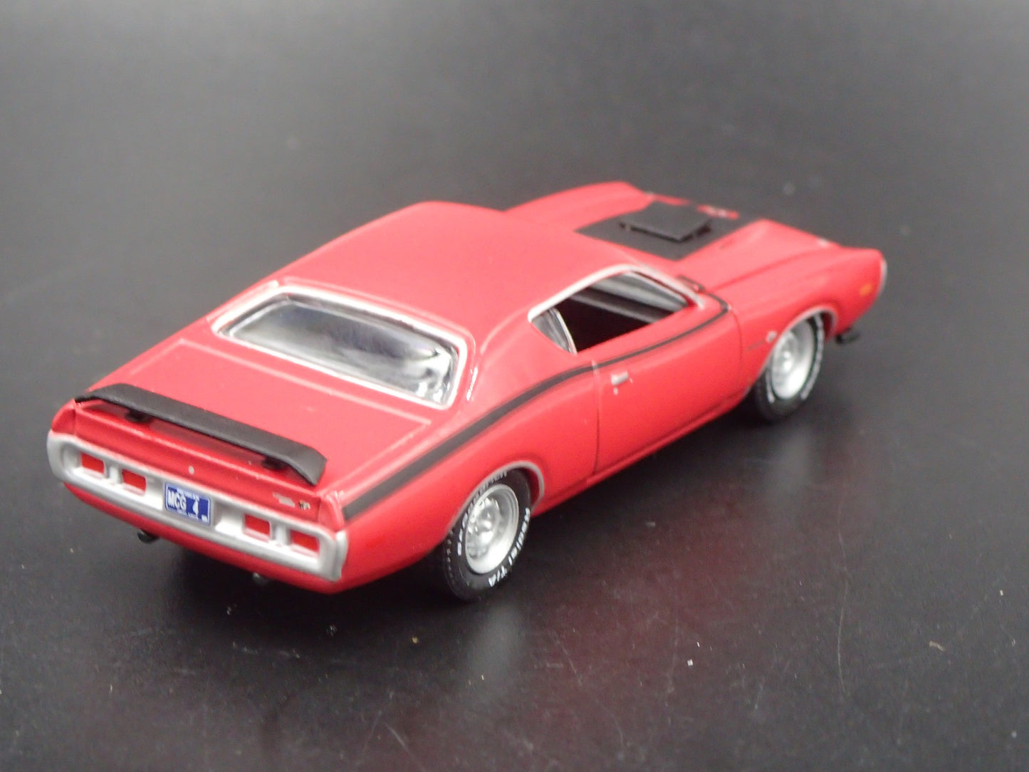1971 71 DODGE CHARGER SUPER BEE RED 1:64 SCALE DIORAMA DIECAST MODEL CAR
