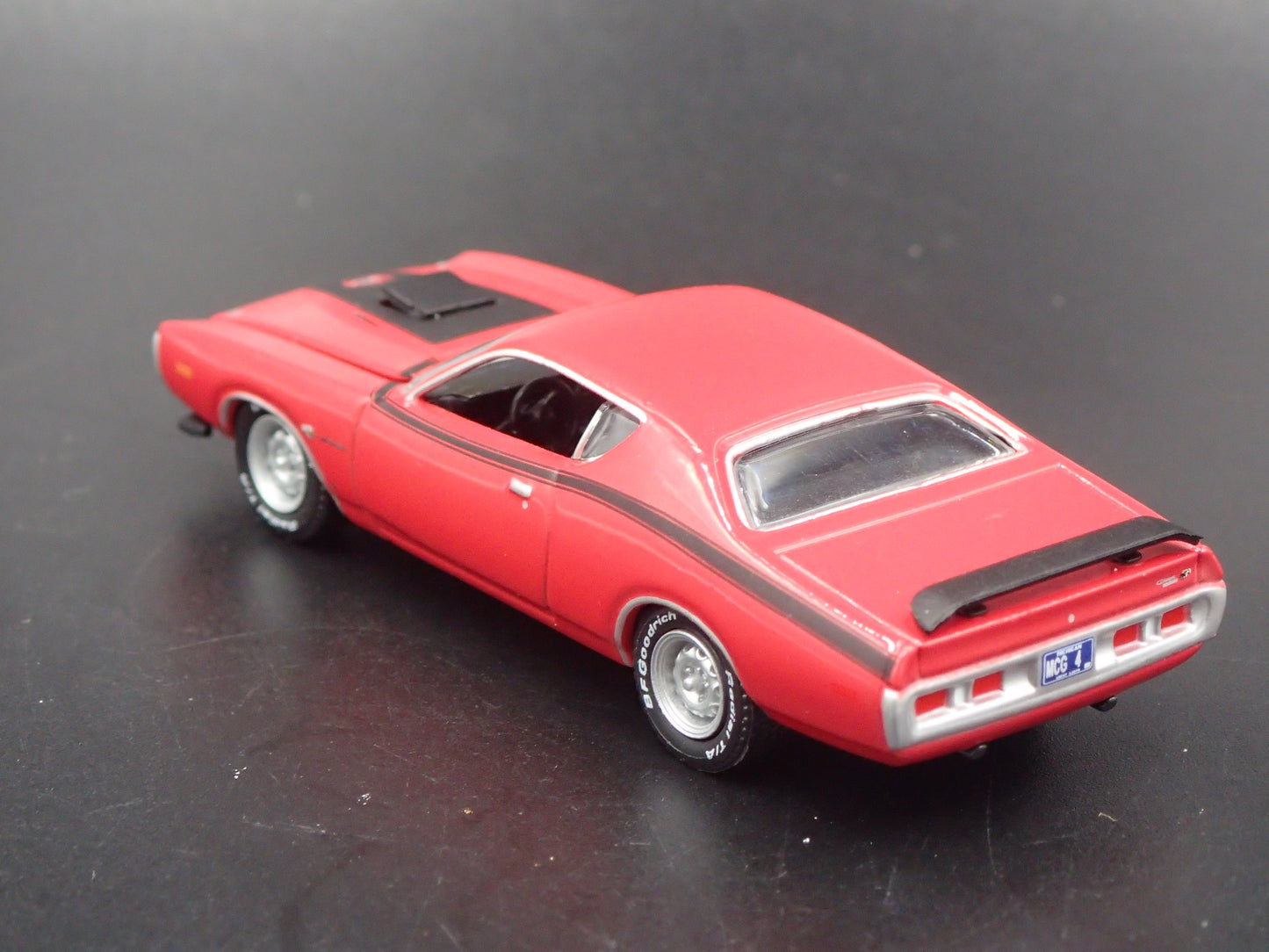 1971 71 DODGE CHARGER SUPER BEE RED 1:64 SCALE DIORAMA DIECAST MODEL CAR