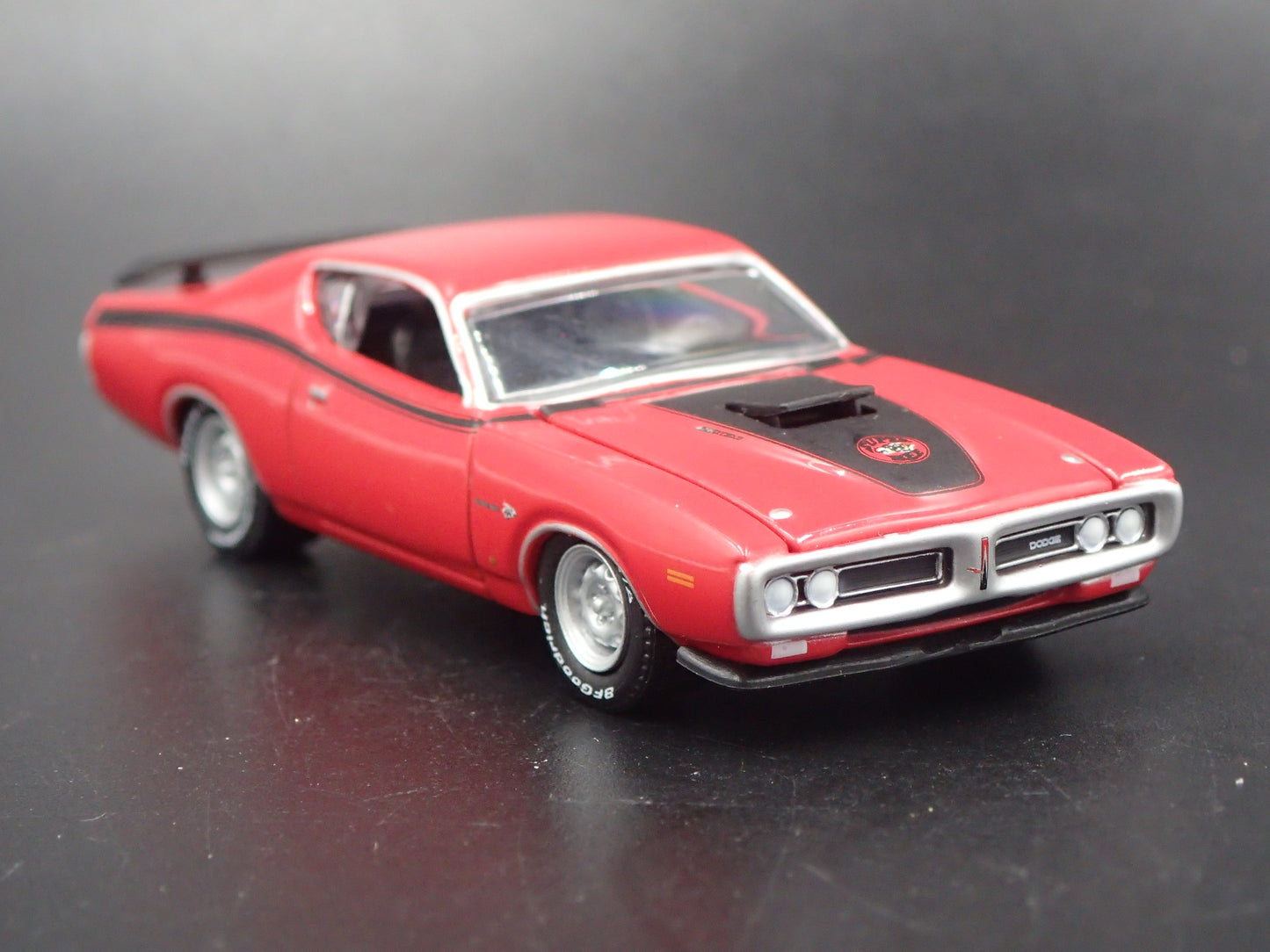 1971 71 DODGE CHARGER SUPER BEE RED 1:64 SCALE DIORAMA DIECAST MODEL CAR
