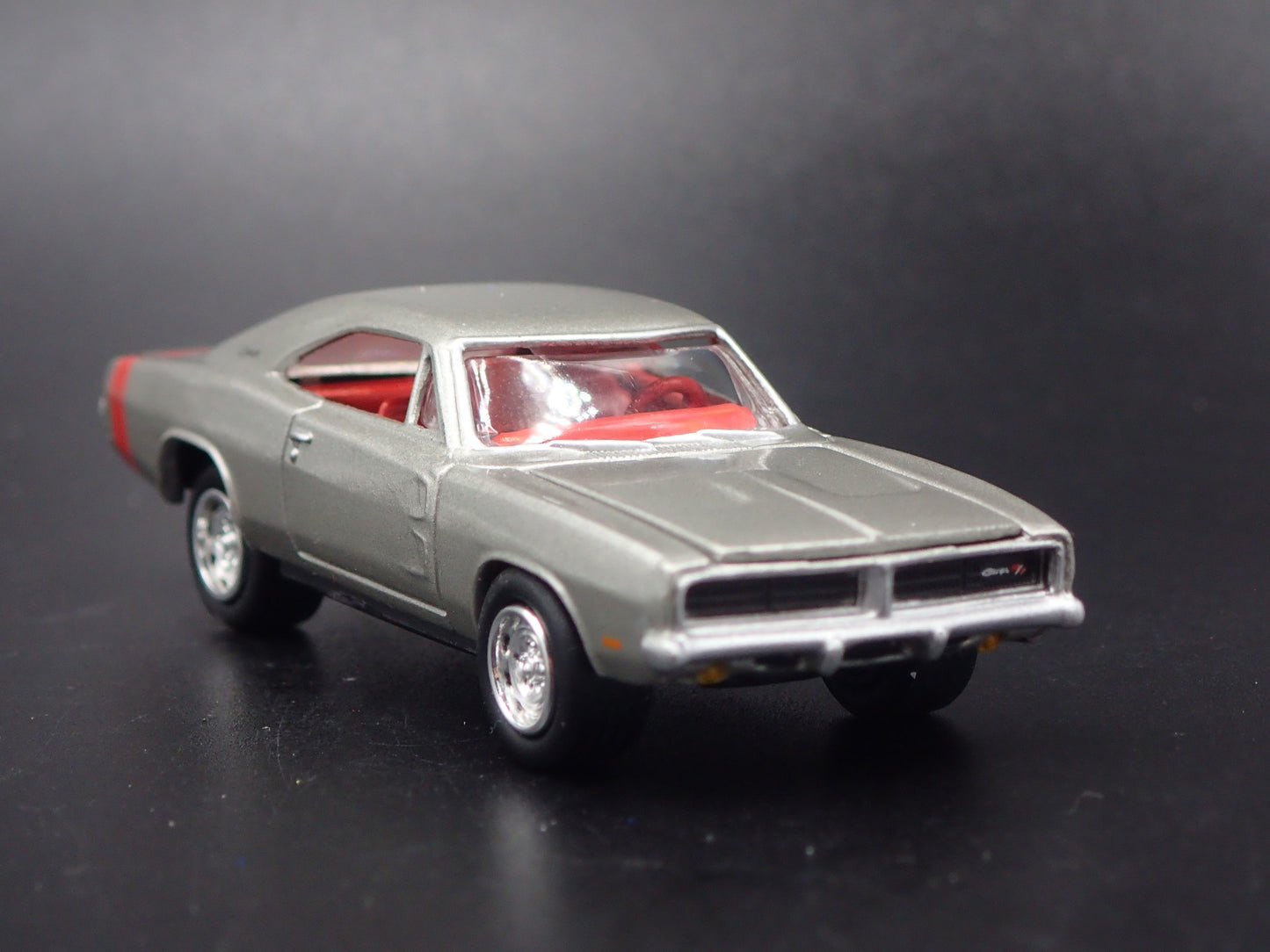 1969 69 DODGE CHARGER R/T 1:64 SCALE COLLECTIBLE DIORAMA DIECAST MODEL CAR