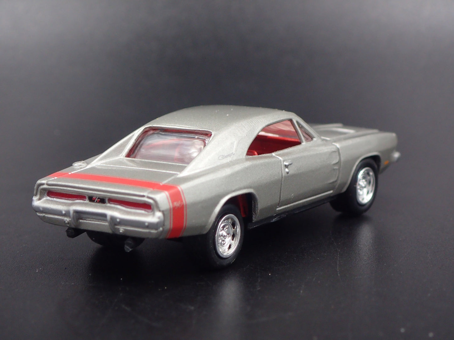 1969 69 DODGE CHARGER R/T 1:64 SCALE COLLECTIBLE DIORAMA DIECAST MODEL CAR