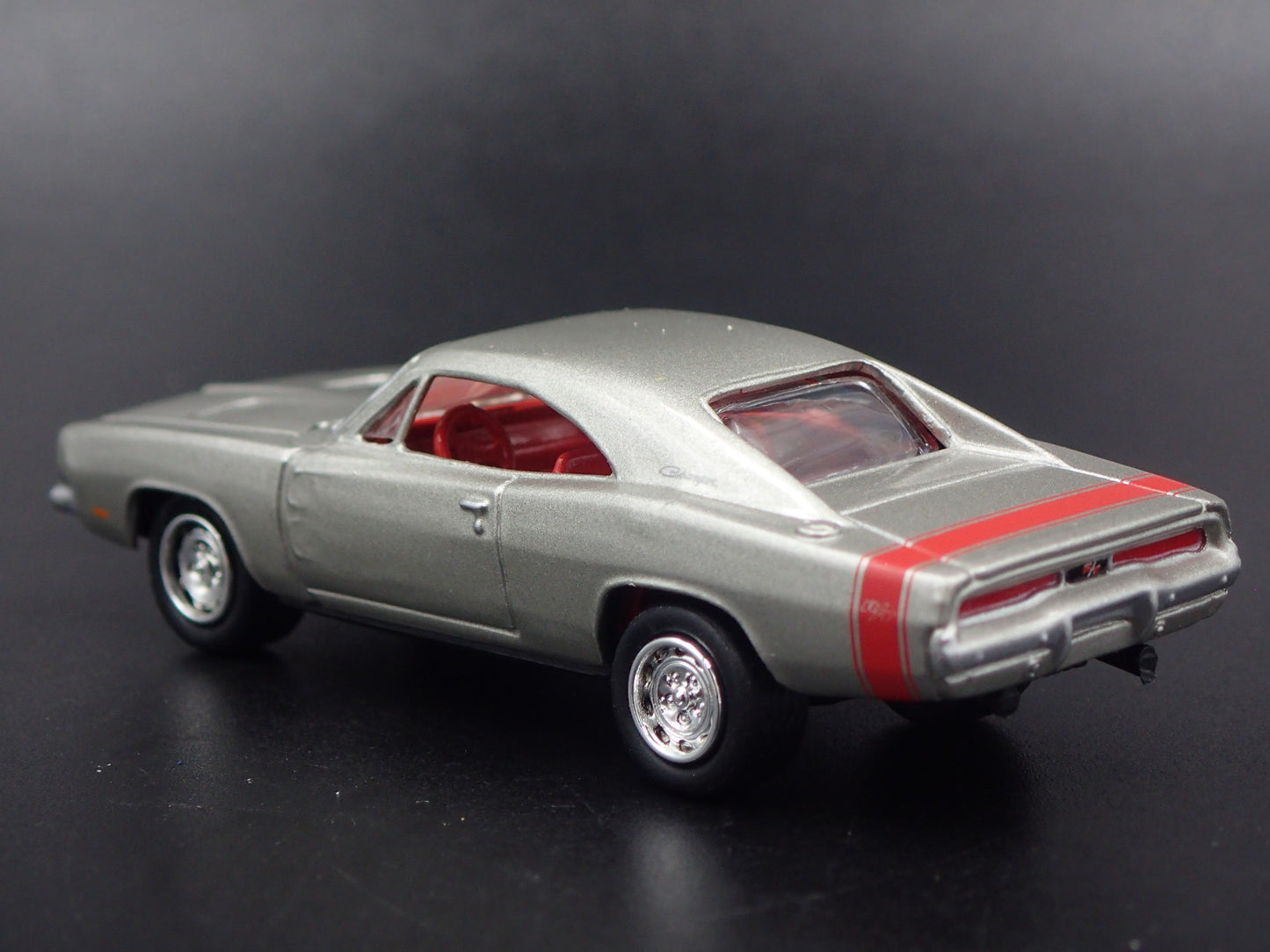 1969 69 DODGE CHARGER R/T 1:64 SCALE COLLECTIBLE DIORAMA DIECAST MODEL CAR