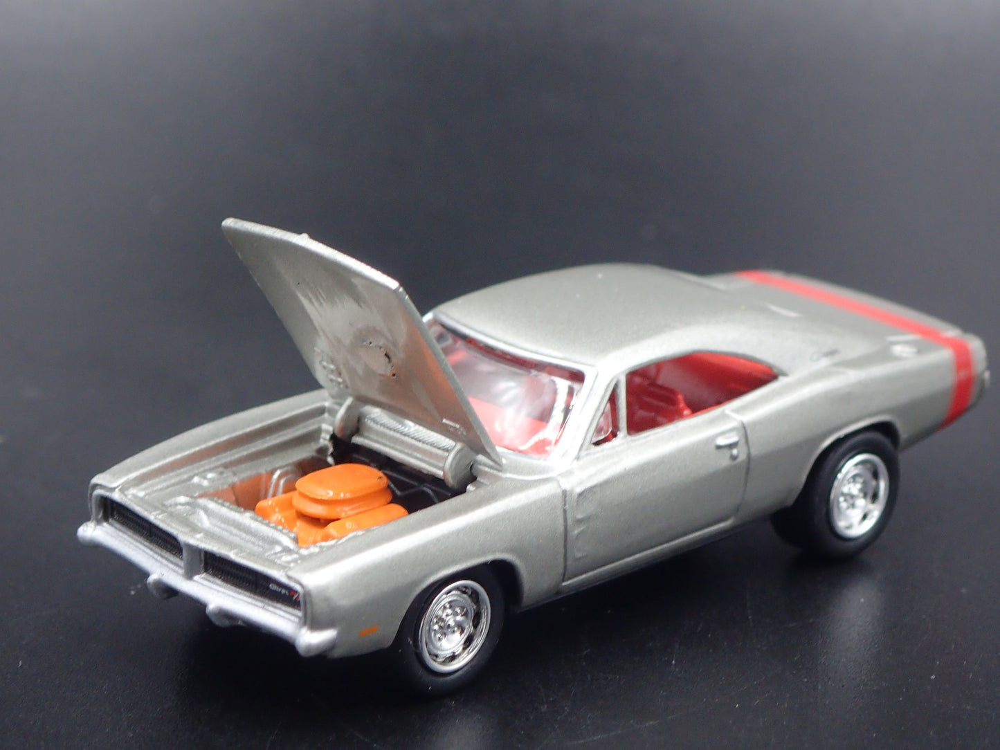 1969 69 DODGE CHARGER R/T 1:64 SCALE COLLECTIBLE DIORAMA DIECAST MODEL CAR