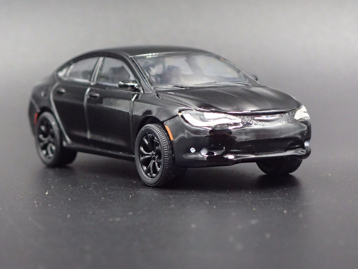 2015 15 CHRYSLER 200S RARE 1:64 SCALE COLLECTIBLE DIORAMA DIECAST MODEL CAR-Burning Rubber Toy Company