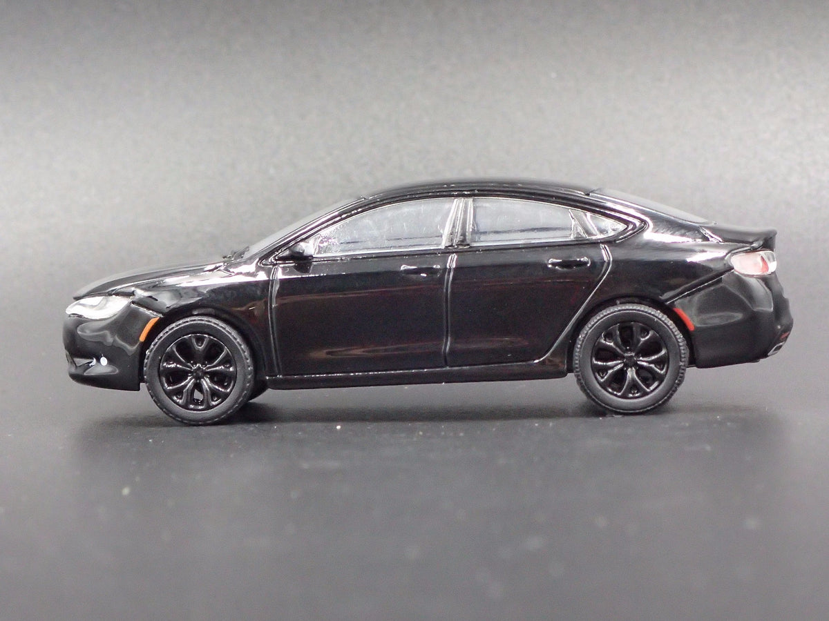 2015 15 CHRYSLER 200S RARE 1:64 SCALE COLLECTIBLE DIORAMA DIECAST MODEL CAR-Burning Rubber Toy Company