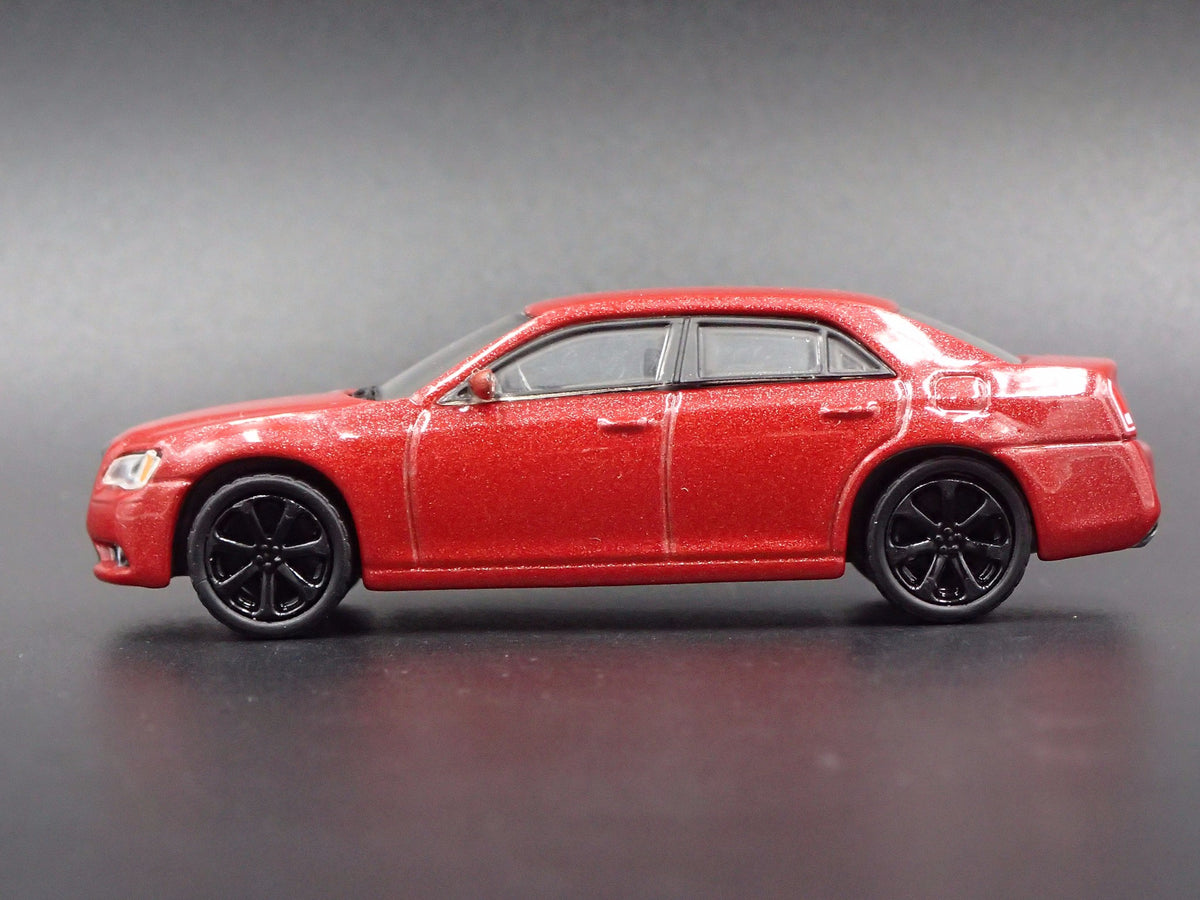 2011-2019 CHRYSLER 300 SRT RARE 1:64 SCALE COLLECTIBLE DIORAMA DIECAST MODEL CAR-Burning Rubber Toy Company