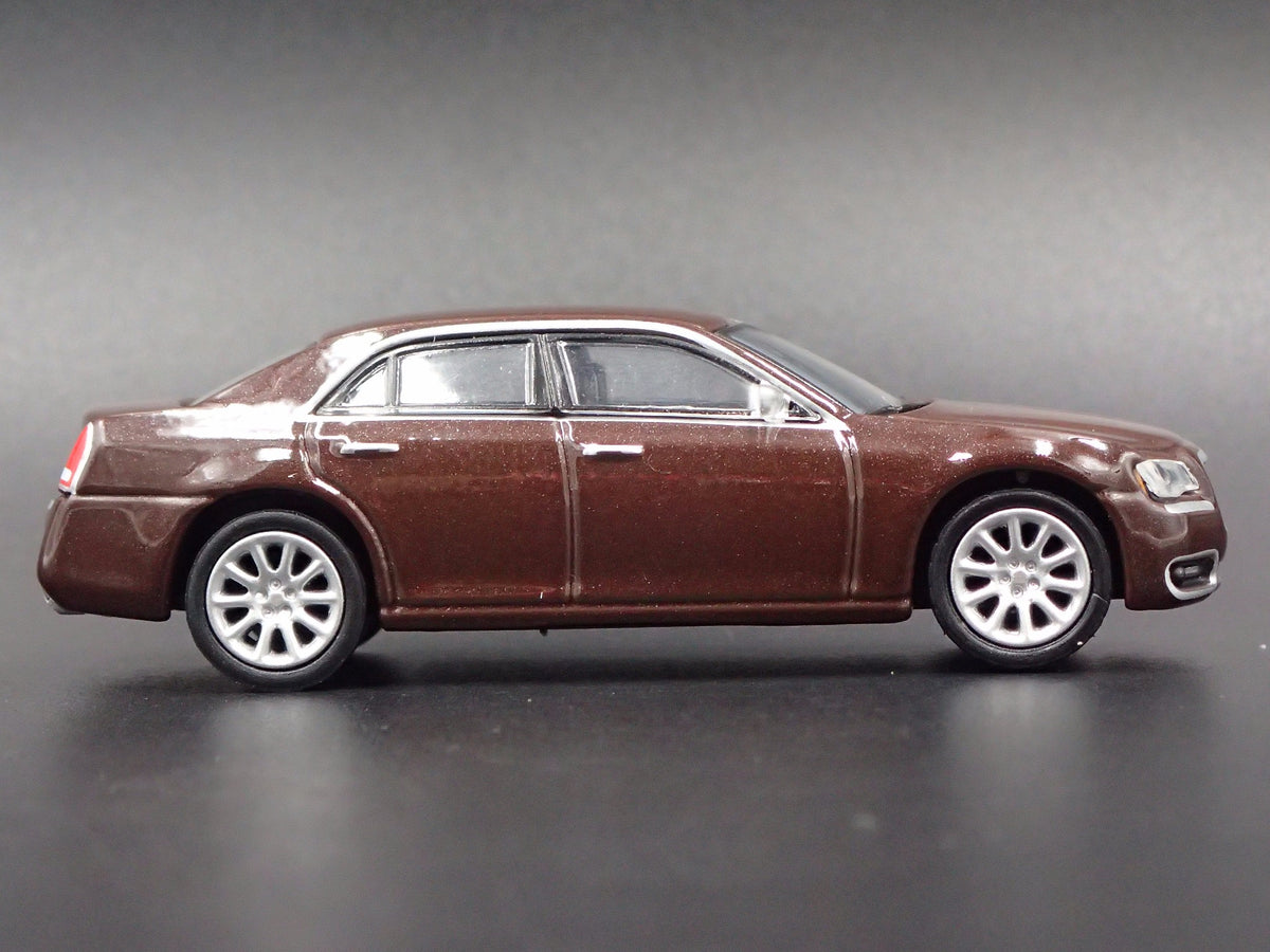 2011-2018 CHRYSLER 300C RARE 1/64 SCALE COLLECTIBLE DIORAMA DIECAST MODEL CAR-Burning Rubber Toy Company