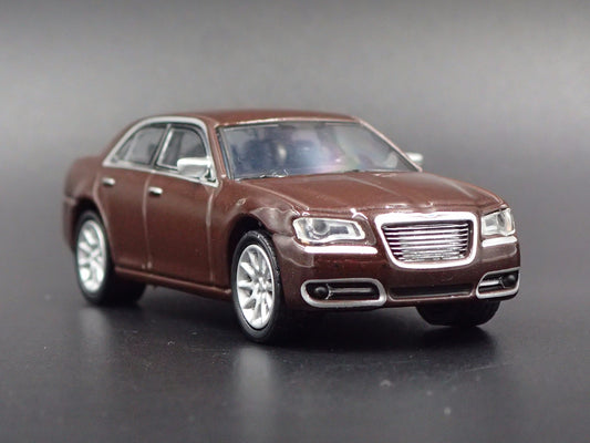 2011-2018 CHRYSLER 300C RARE 1/64 SCALE COLLECTIBLE DIORAMA DIECAST MODEL CAR-Burning Rubber Toy Company
