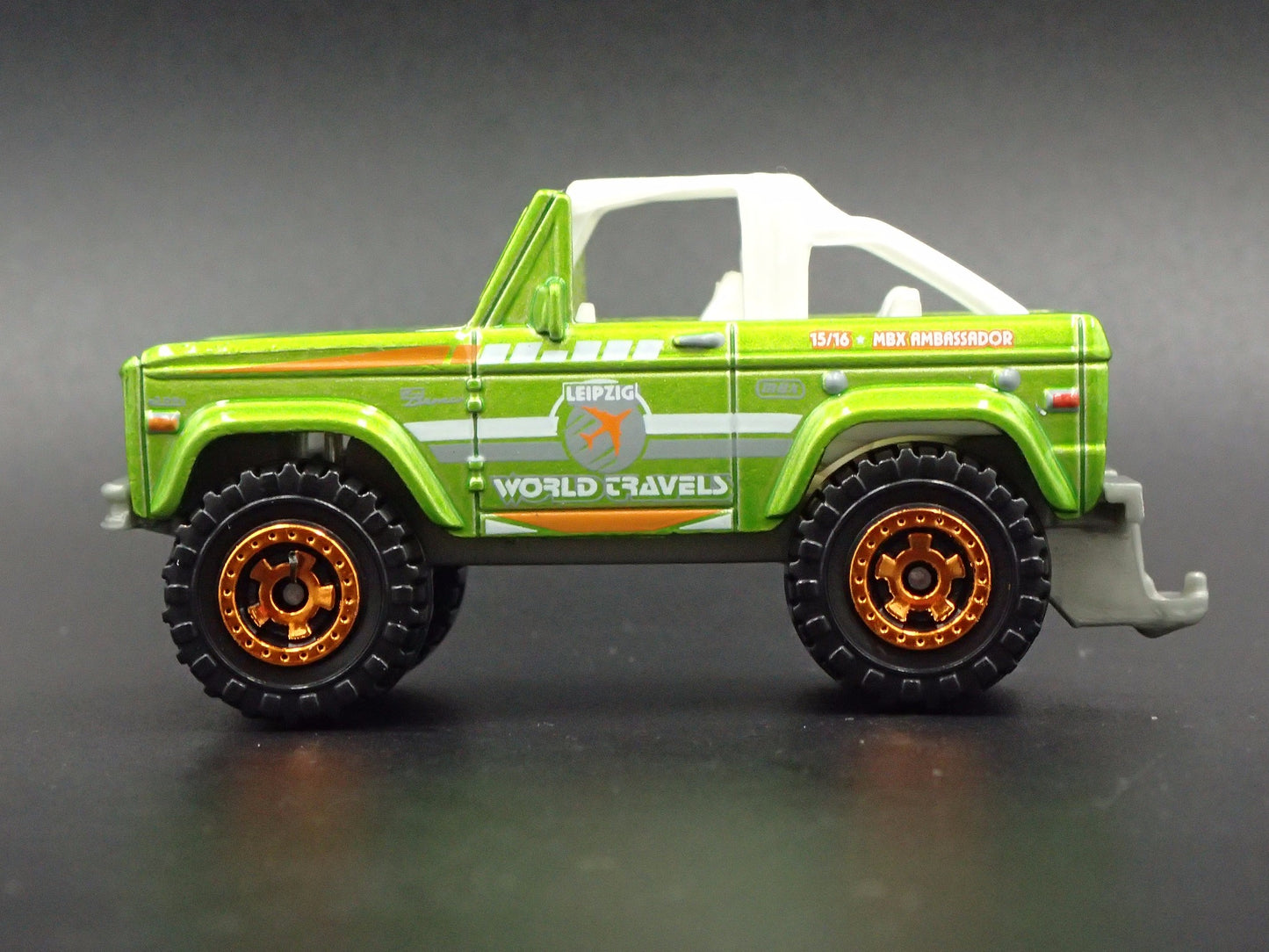 1972 72 FORD BRONCO OFF ROAD 4X4 w HITCH GREEN1:64 SCALE DIECAST MODEL CAR
