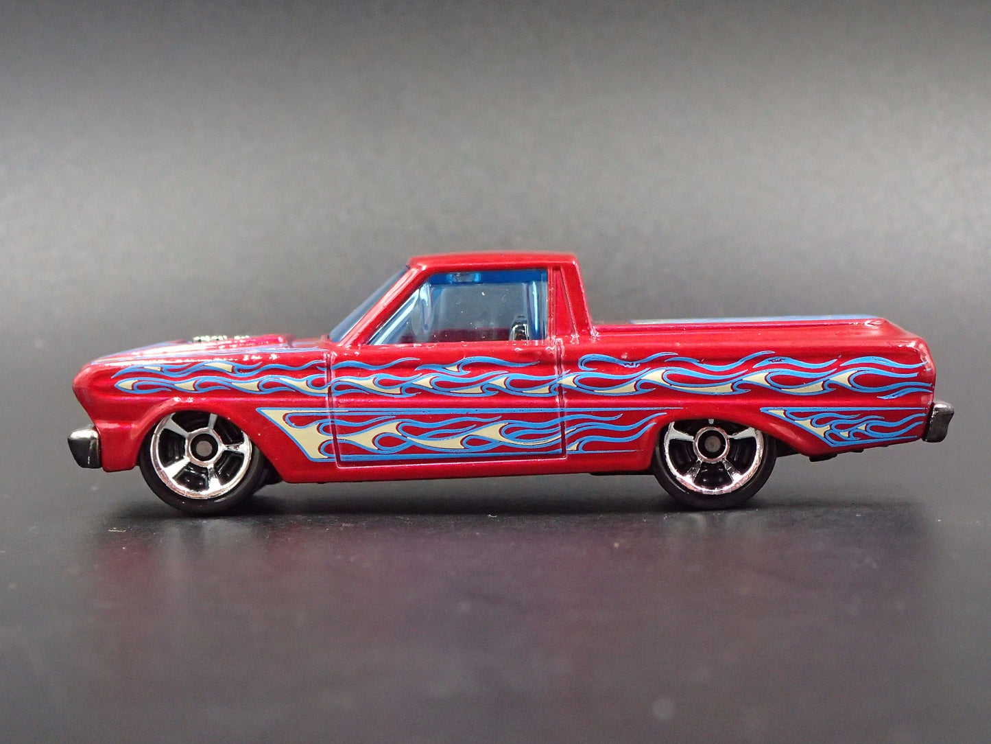 1965 65 FORD FALCON RANCHERO PICKUP TRUCK 1:64 SCALE DIORAMA DIECAST MODEL CAR