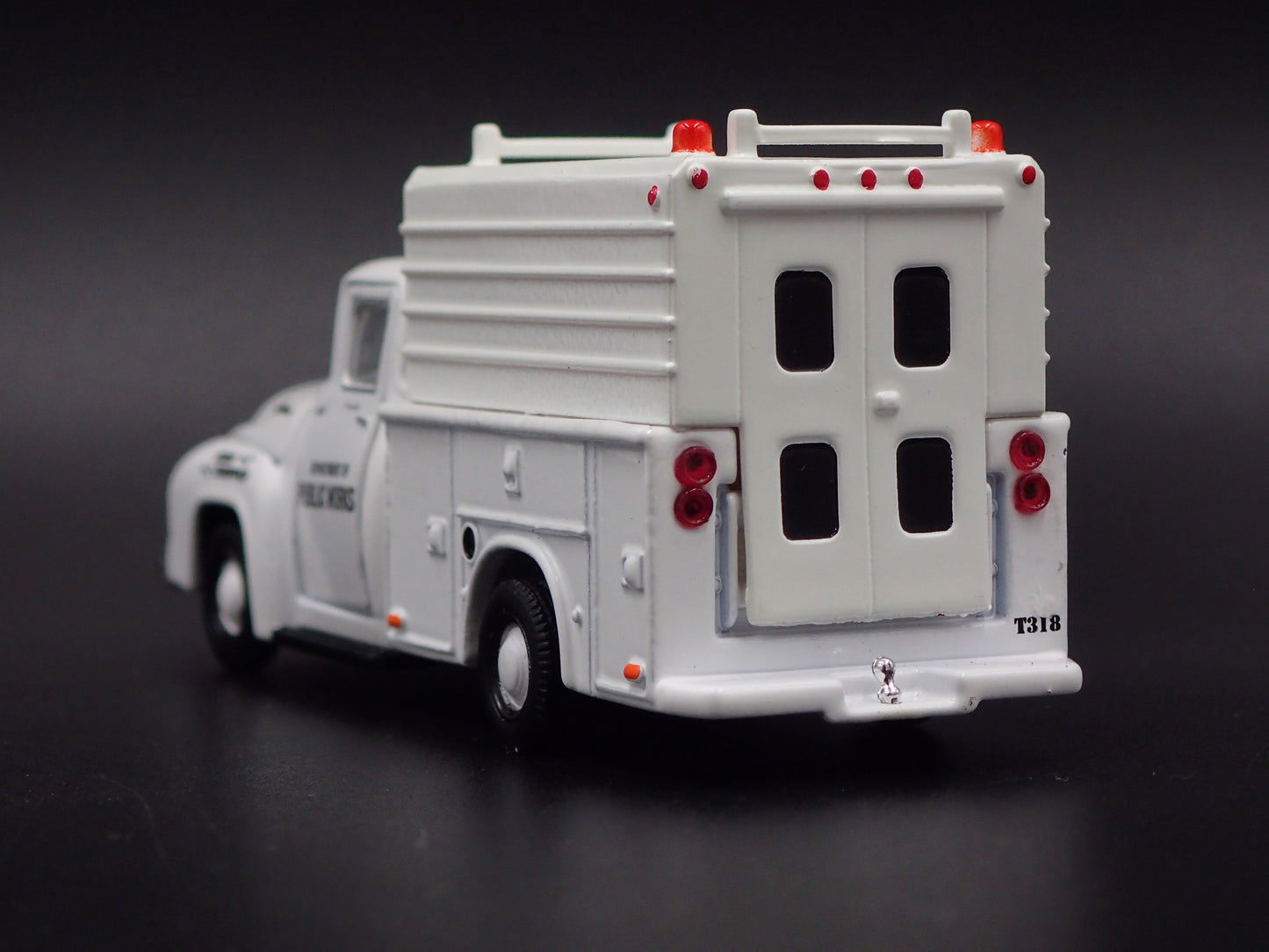 1956 56 FORD F100 PUBLIC WORKS TRUCK WHITE 1:64 SCALE DIORAMA DIECAST MODEL CAR
