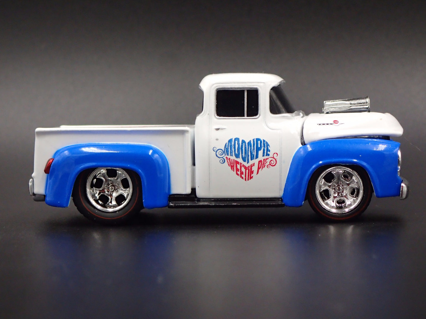 1956 56 FORD F100 PICKUP TRUCK MOONPIE 1:64 SCALE COLLECTIBLE DIECAST MODEL CAR