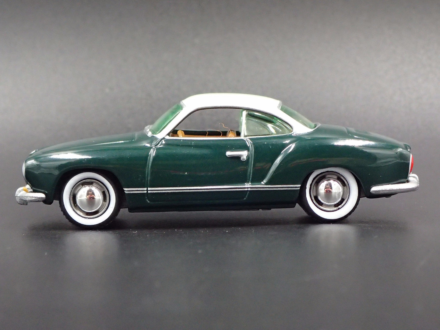 1960-1969 VW VOLKSWAGEN KARMANN GHIA GREEN 1:64 SCALE DIORAMA DIECAST MODEL CAR
