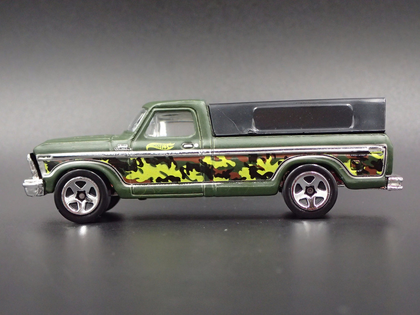 1973-1979 FORD F150 LONG BED PICKUP TRUCK GREEN 1/64 SCALE DIECAST MODEL CAR