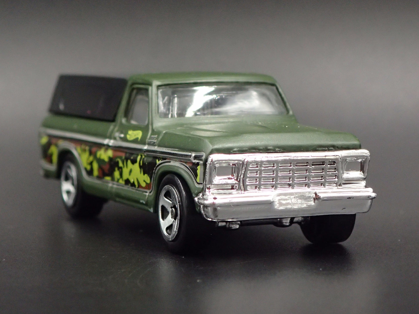 1973-1979 FORD F150 LONG BED PICKUP TRUCK GREEN 1/64 SCALE DIECAST MODEL CAR