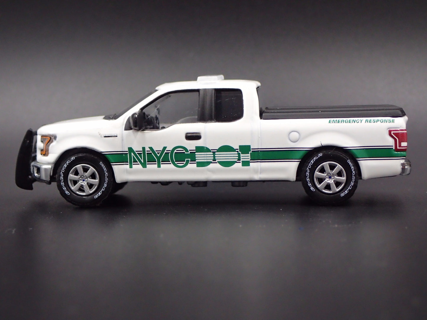 2015 15 FORD F150 LARIAT PICKUP TRUCK NYC DOT WHITE 1/64 SCALE DIECAST MODEL CAR