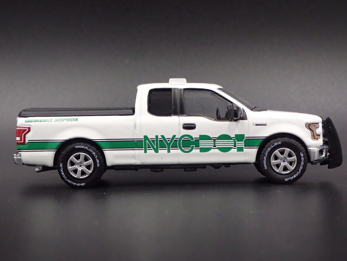 2015 15 FORD F150 LARIAT PICKUP TRUCK NYC DOT WHITE 1/64 SCALE DIECAST MODEL CAR