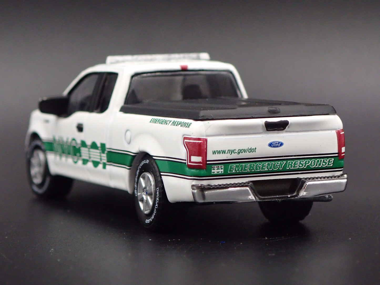 2015 15 FORD F150 LARIAT PICKUP TRUCK NYC DOT WHITE 1/64 SCALE DIECAST MODEL CAR