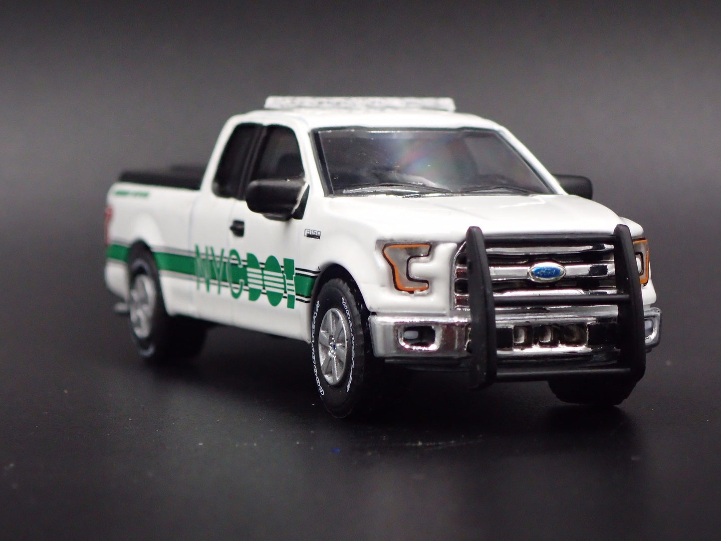 2015 15 FORD F150 LARIAT PICKUP TRUCK NYC DOT WHITE 1/64 SCALE DIECAST MODEL CAR