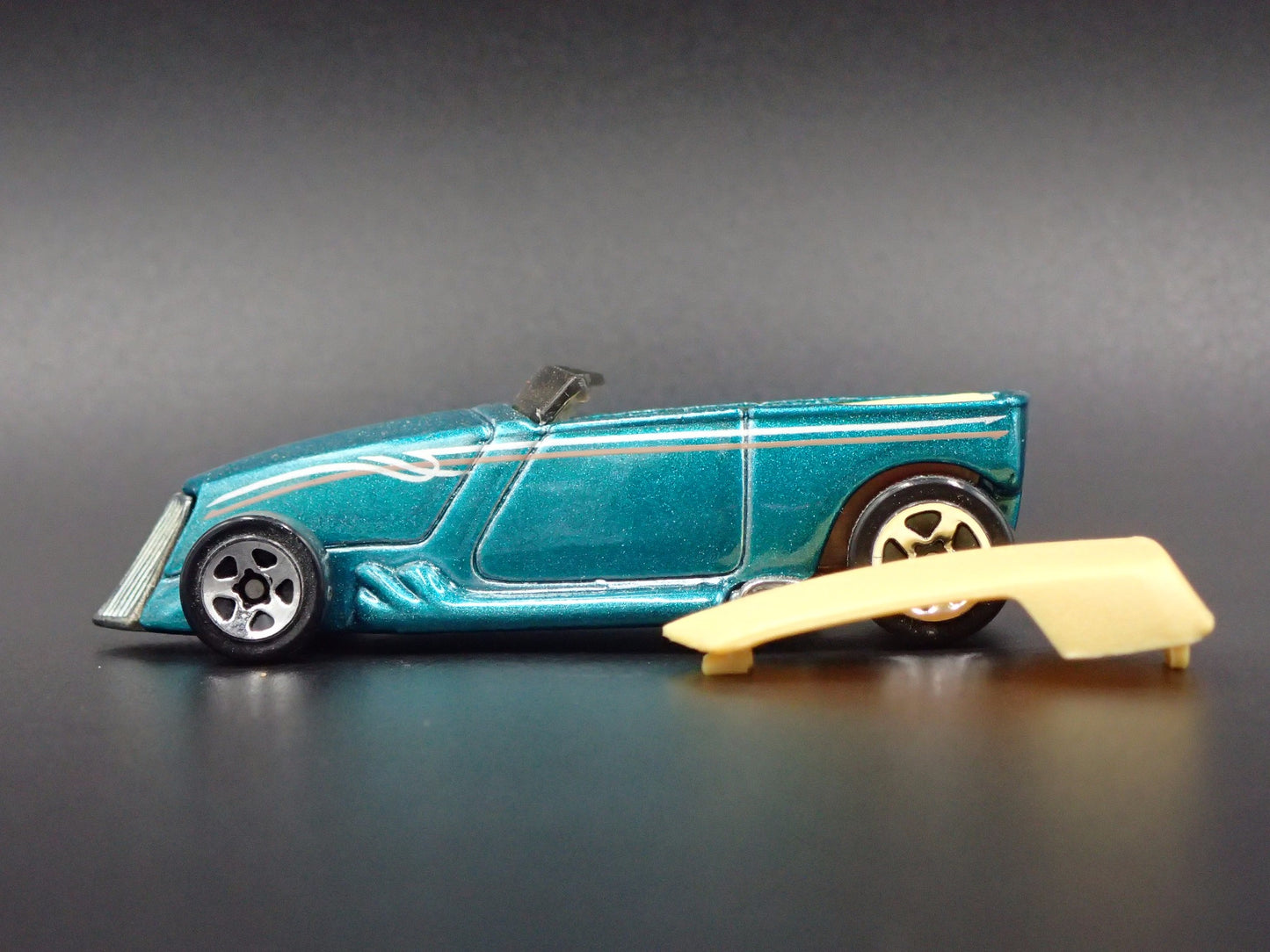 1937 37 FORD PHAETON CUSTOM HOT ROD GREEN 1:64 SCALE DIORAMA DIECAST MODEL CAR