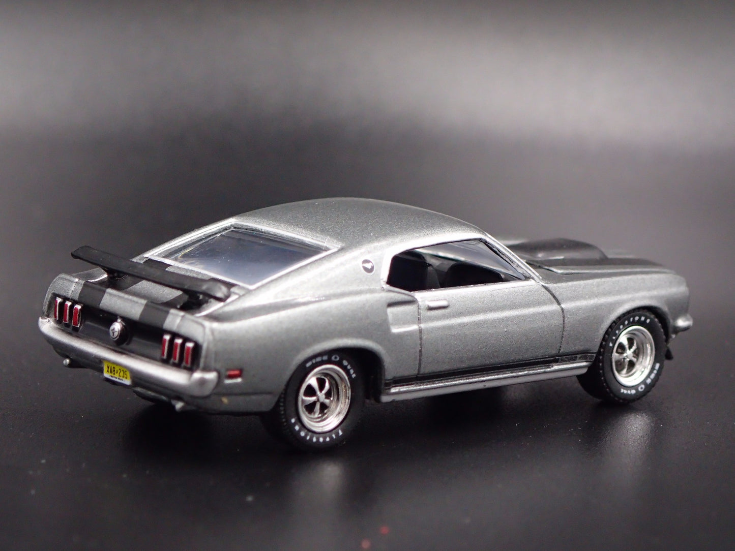 1969 69 FORD MUSTANG BOSS 429 FASTBACK 1/64 SCALE COLLECTIBLE DIECAST MODEL CAR