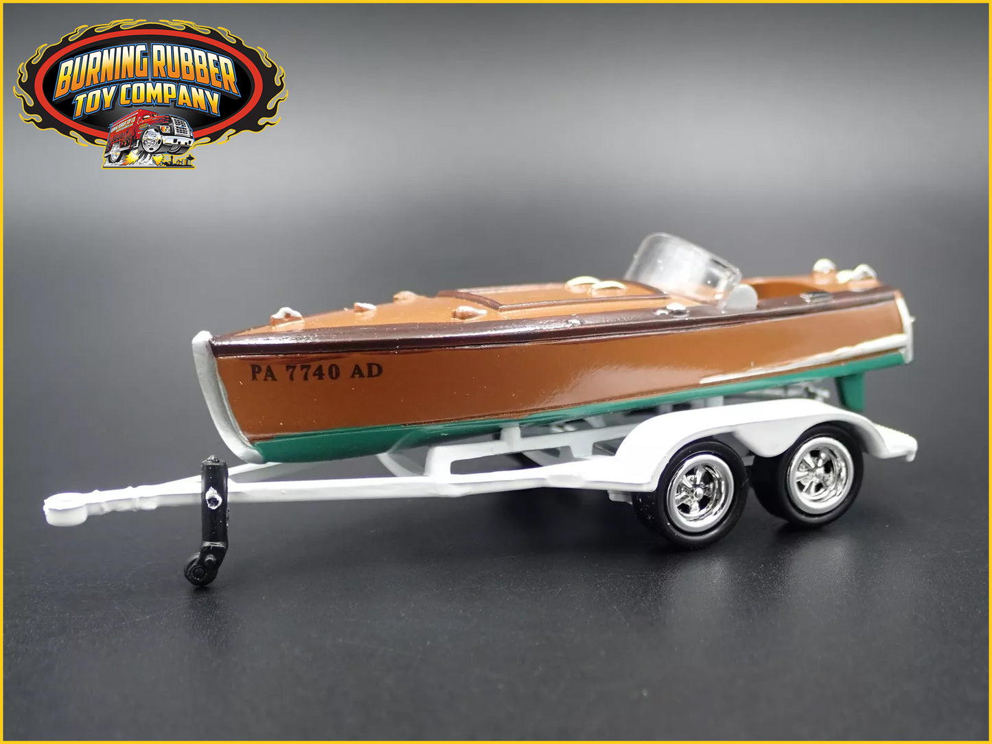 VINTAGE WOODEN SPEEDSTER BOAT ON TRAILER RARE 1/64 SCALE DIORAMA PROP MODEL BOAT